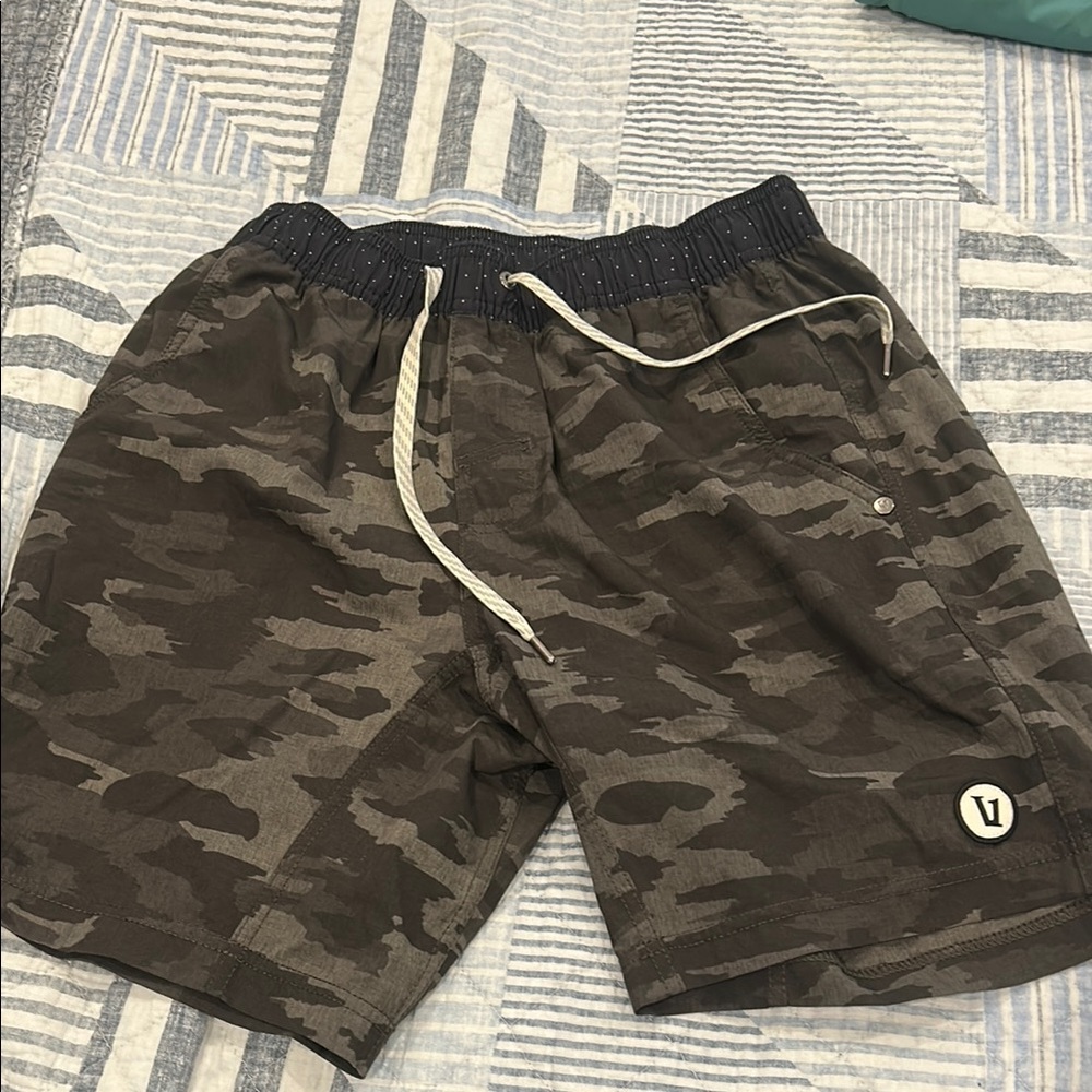 Men's Camouflage Vuori short small hang dry only